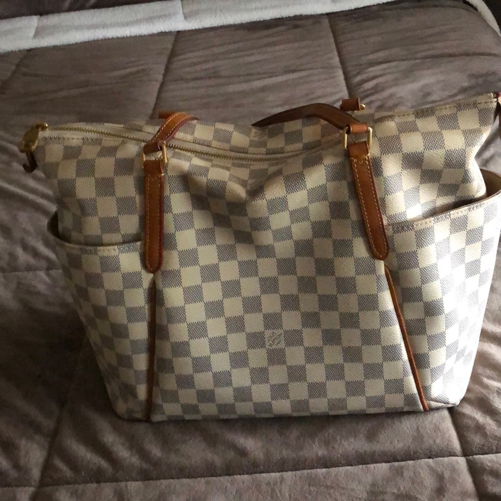 Louis Vuitton Damier